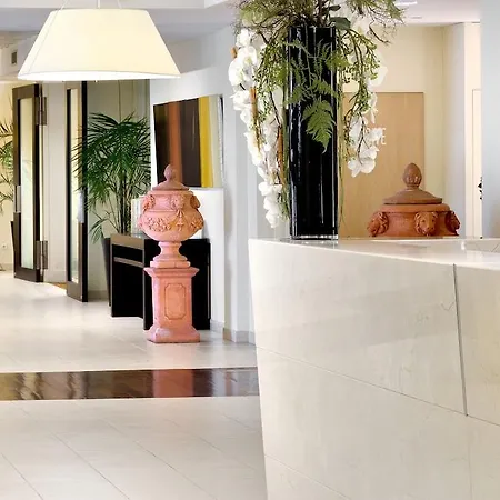 Eliseo Hotel 4*